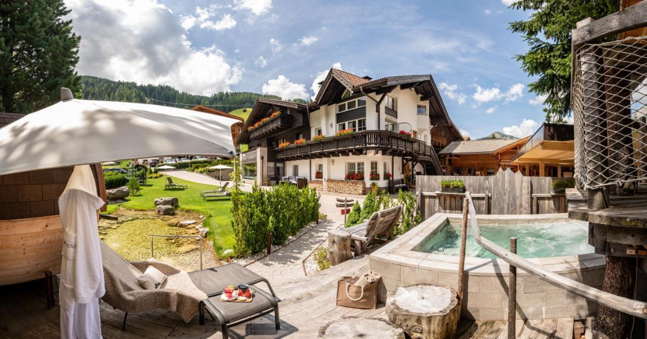 Отель Chalet Elisabeth Dolomites Alpin & Charme Сельва-ди-Валь-Гардена Экстерьер фото