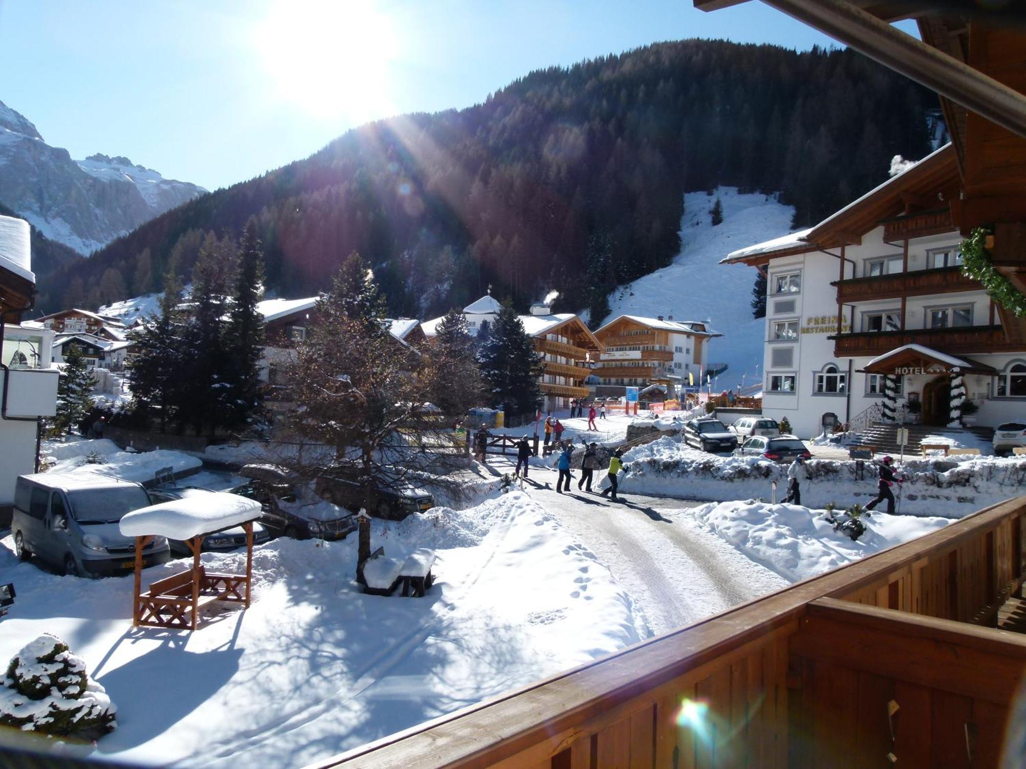 Отель Chalet Elisabeth Dolomites Alpin & Charme Сельва-ди-Валь-Гардена Экстерьер фото