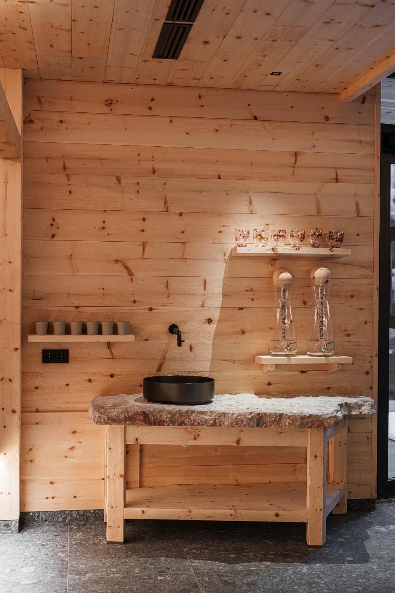 Chalet Elisabeth Dolomites Alpin & Charme Сельва-ди-Валь-Гардена Экстерьер фото