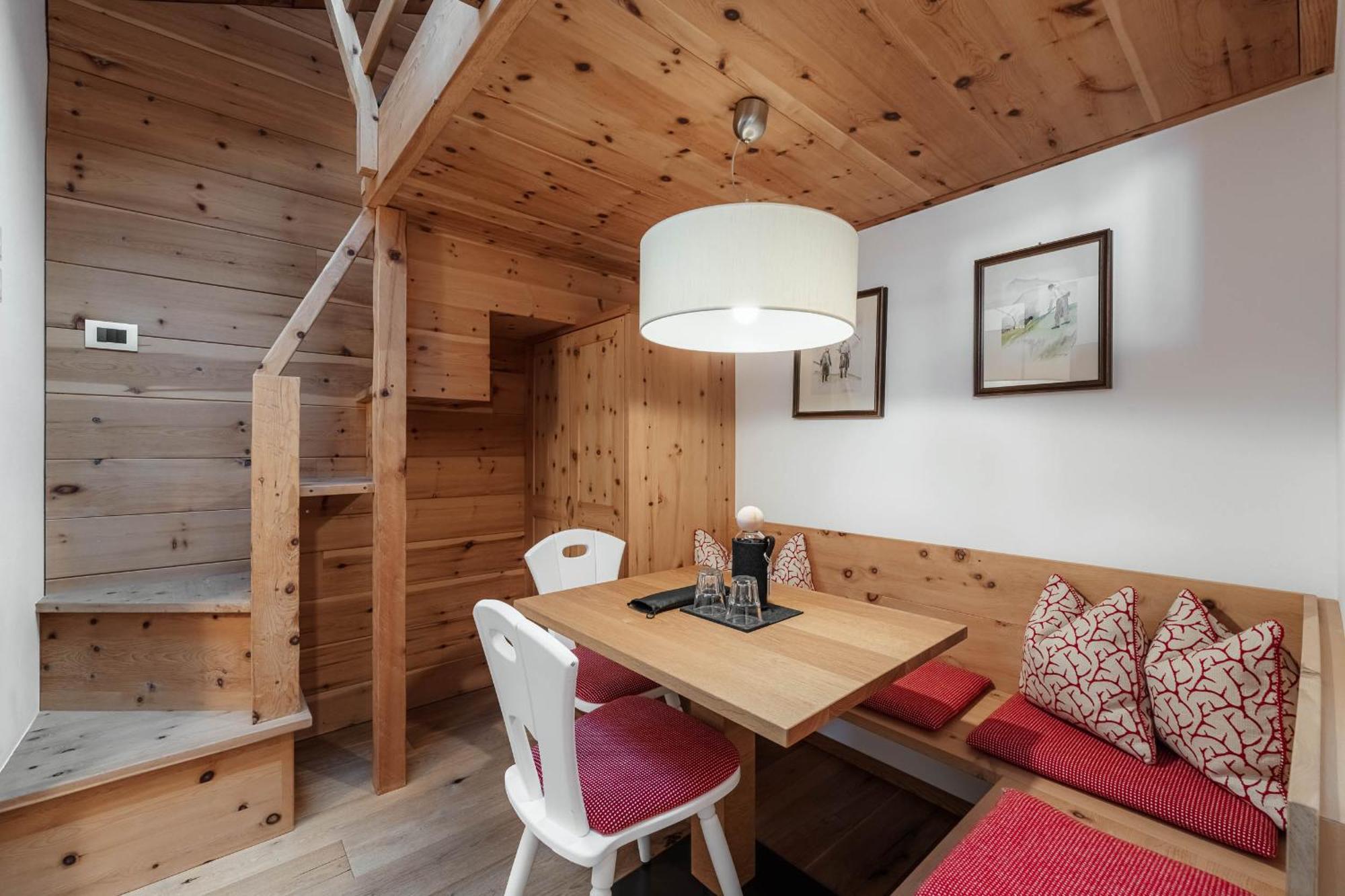 Chalet Elisabeth Dolomites Alpin & Charme Сельва-ди-Валь-Гардена Экстерьер фото
