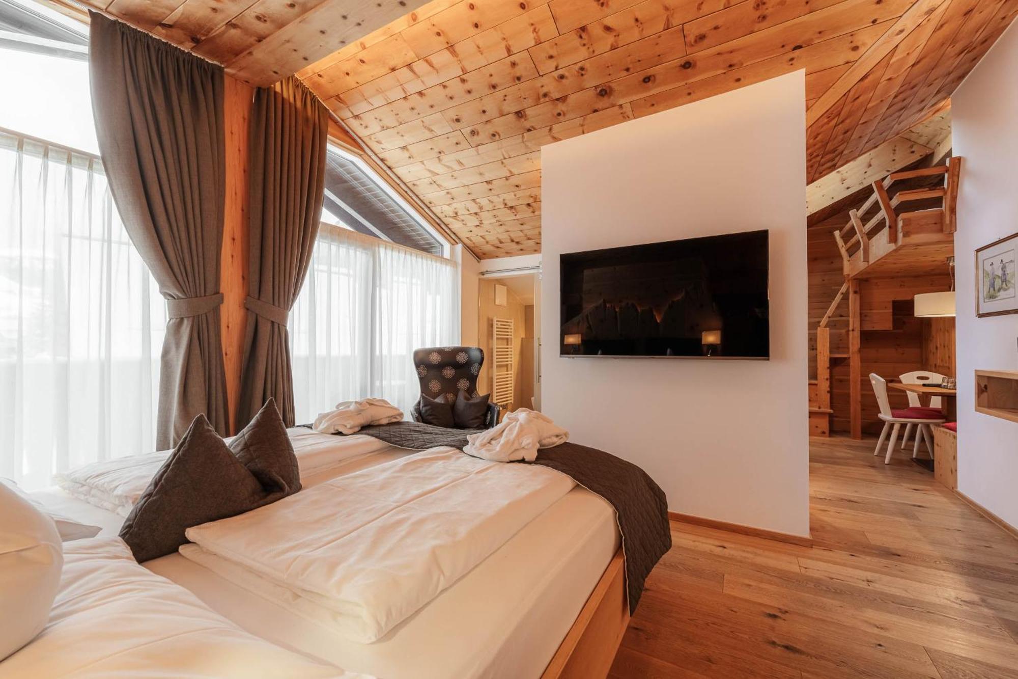 Chalet Elisabeth Dolomites Alpin & Charme Сельва-ди-Валь-Гардена Экстерьер фото