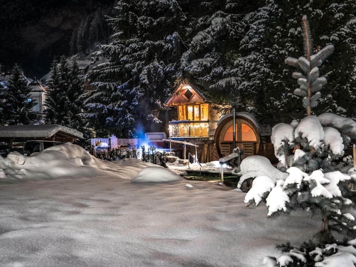 Отель Chalet Elisabeth Dolomites Alpin & Charme Сельва-ди-Валь-Гардена Экстерьер фото